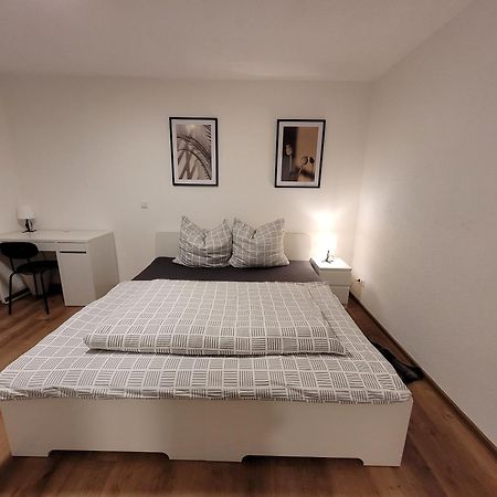 Living Flat, Eine Wohnung Mit Zwei Schlafzimmern Und Balkon Schorndorf  Ngoại thất bức ảnh