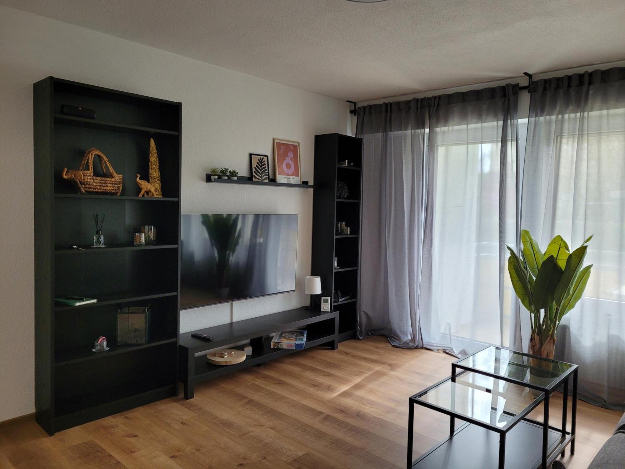 Living Flat, Eine Wohnung Mit Zwei Schlafzimmern Und Balkon Schorndorf  Ngoại thất bức ảnh