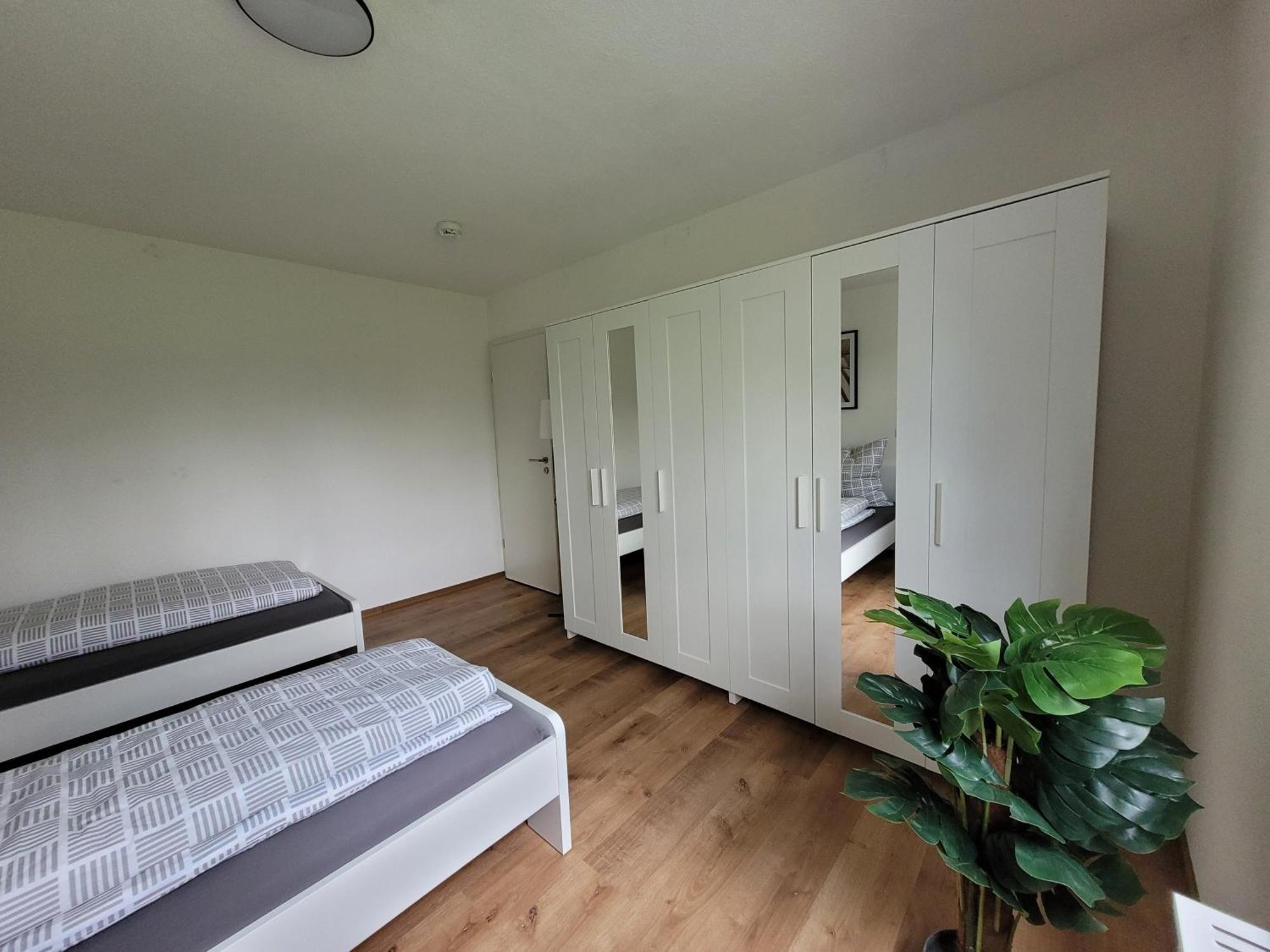 Living Flat, Eine Wohnung Mit Zwei Schlafzimmern Und Balkon Schorndorf  Ngoại thất bức ảnh