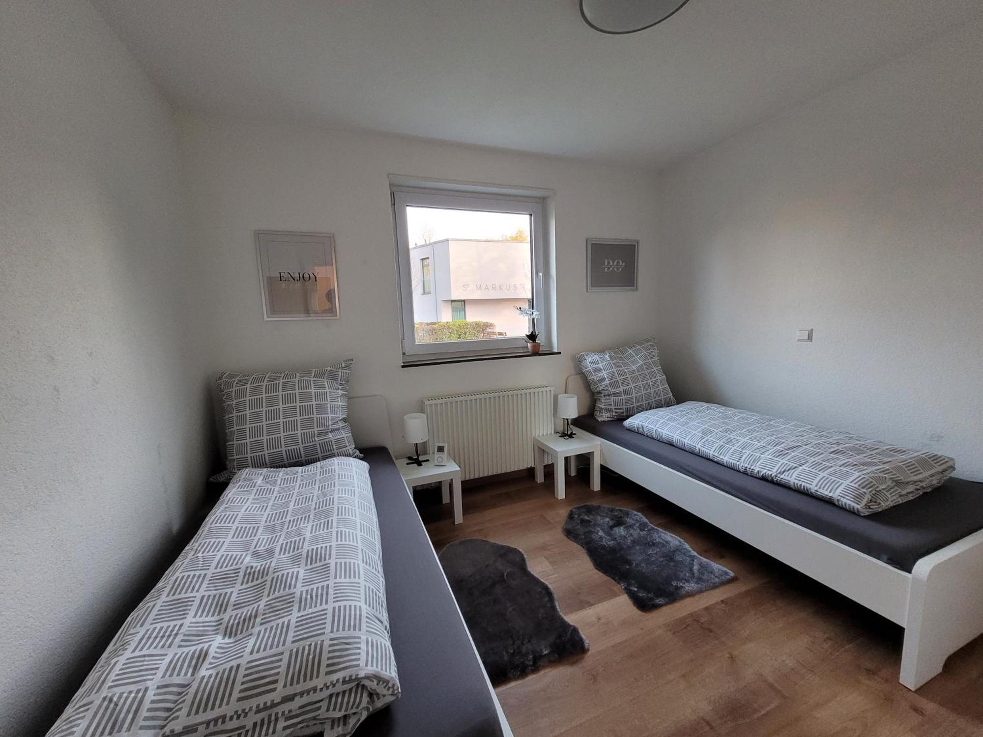 Living Flat, Eine Wohnung Mit Zwei Schlafzimmern Und Balkon Schorndorf  Ngoại thất bức ảnh